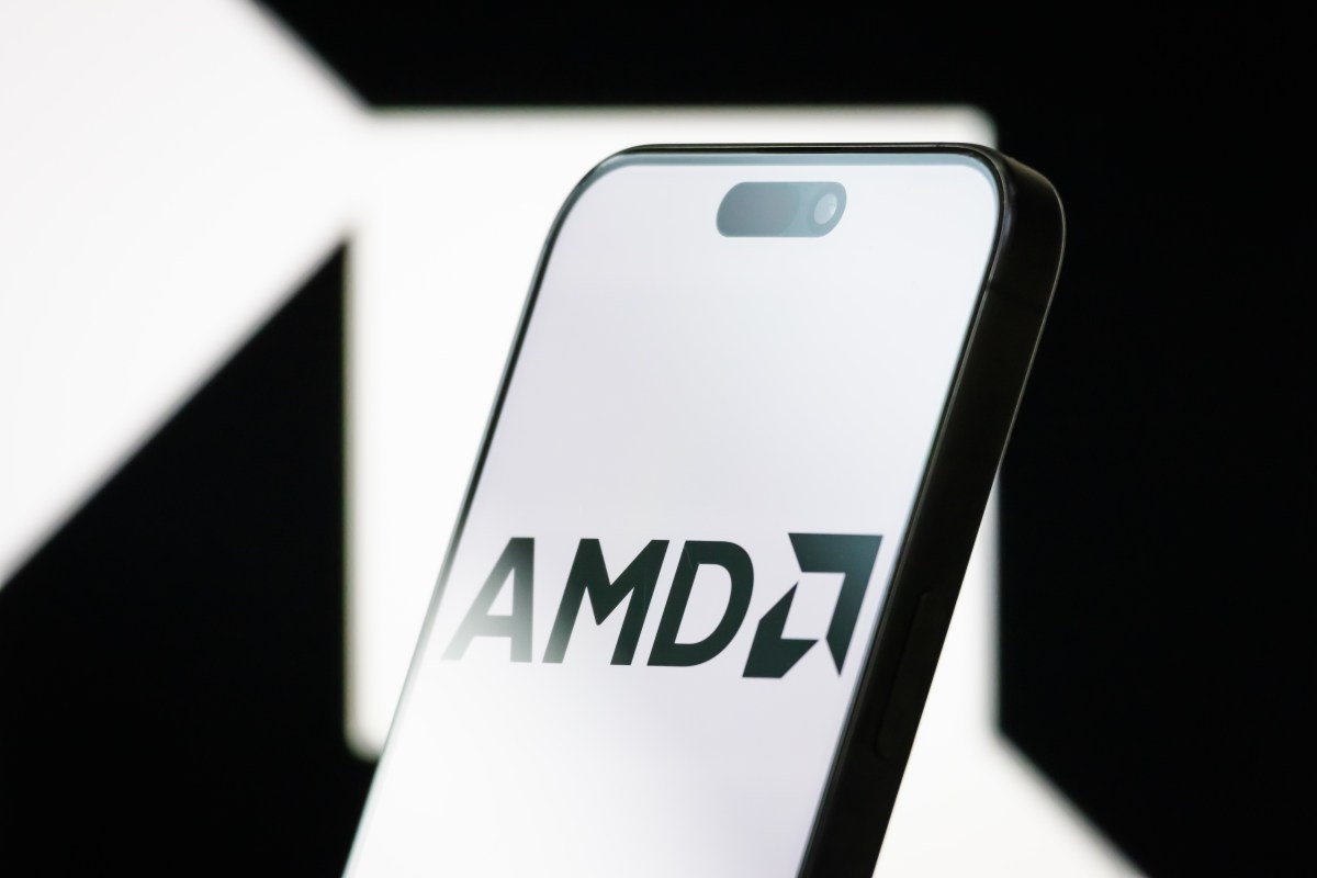 AMD sudaro sandorį parduoti „ZT Systems“ serverio gamybos verslą už 3B USD