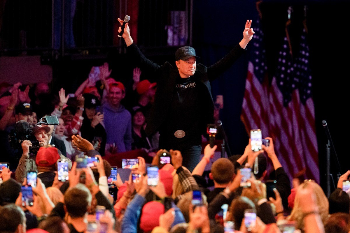 Elonas Muskas ir Donaldas Trumpas kvepia vienas su kitu į savo skaitmeninius aido kameras