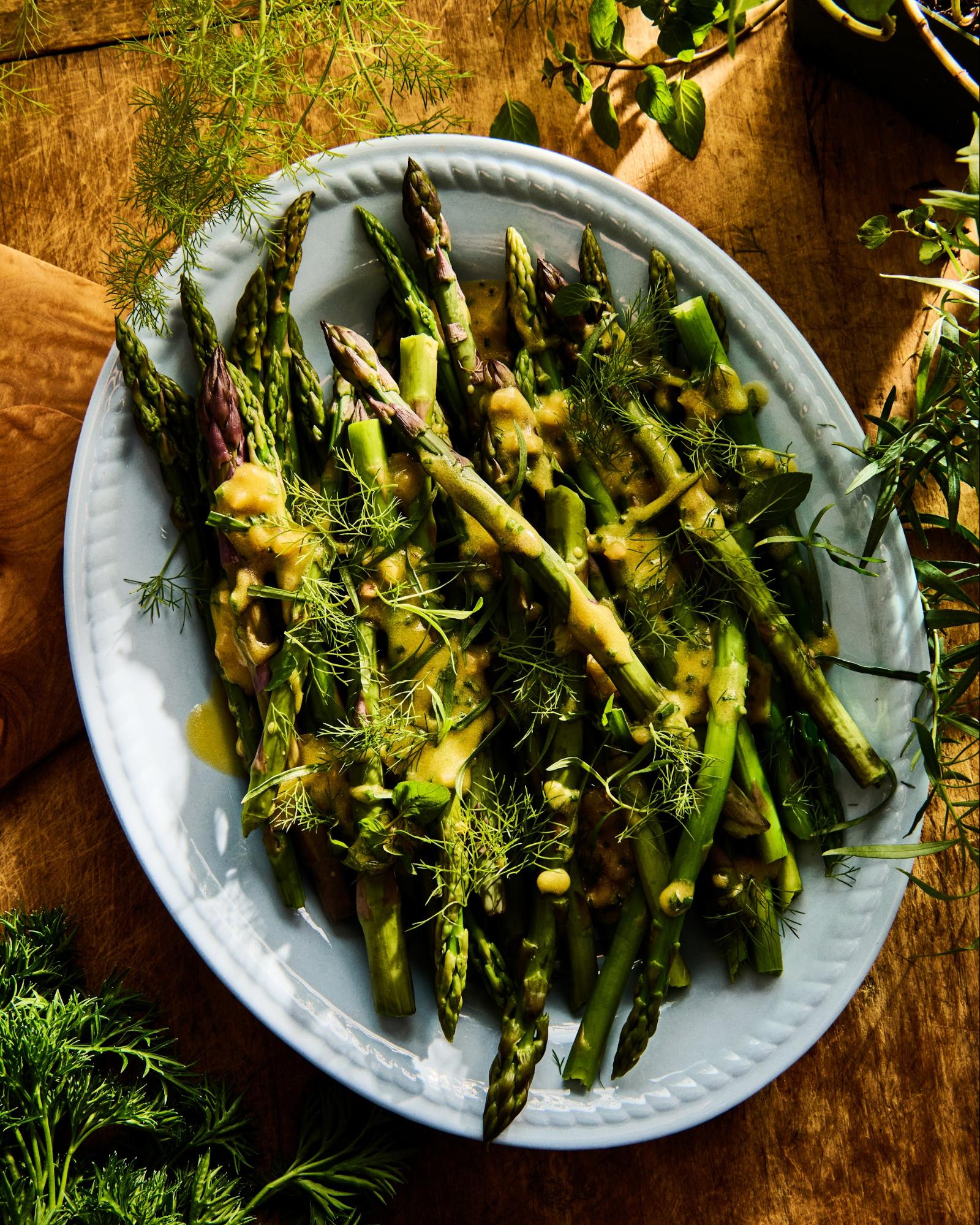 Šparagai su garstyčių vinaigrette receptu
