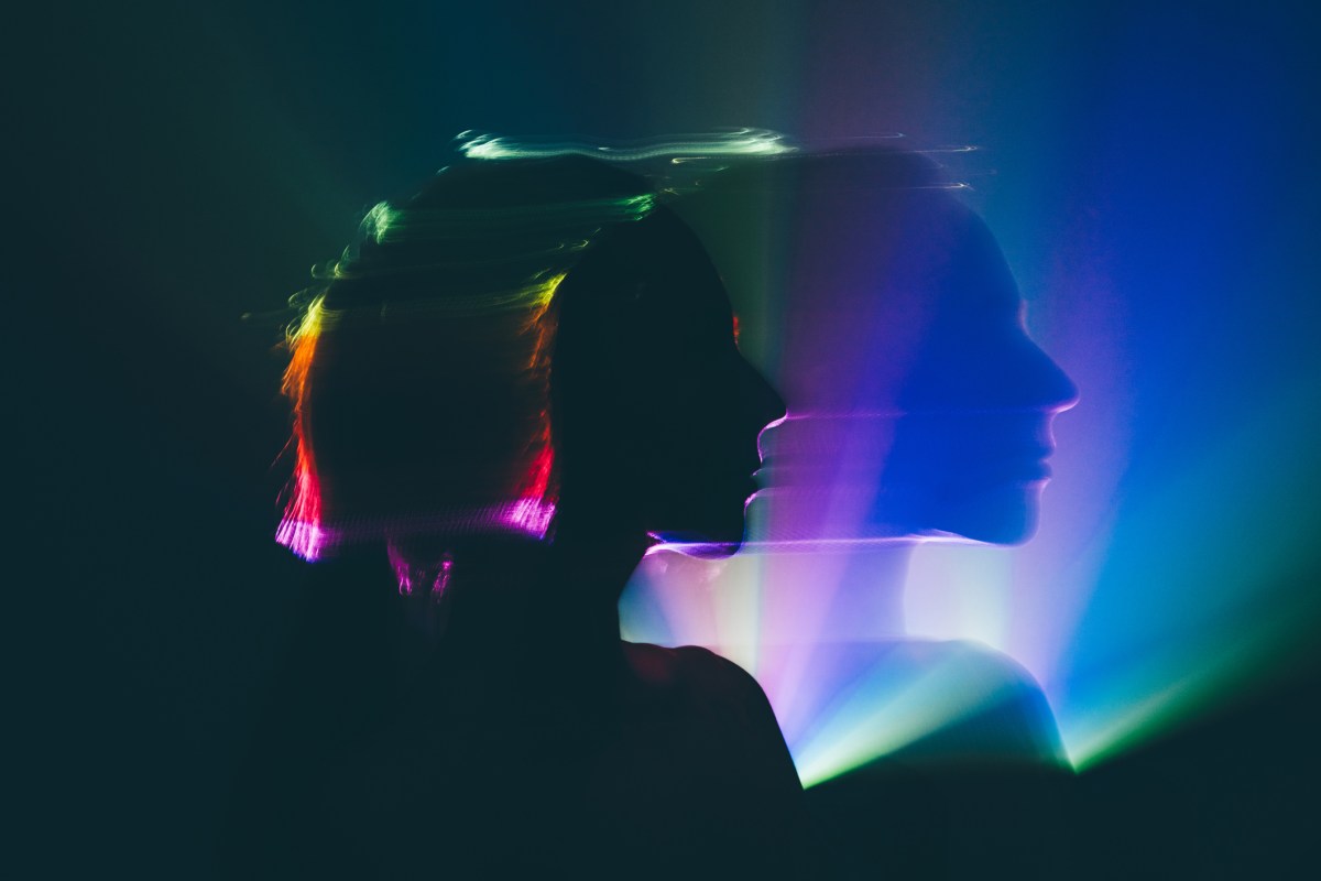 Negalite šmeižti mirusiųjų. Bet tai nereiškia, kad turėtumėte juos giliai.