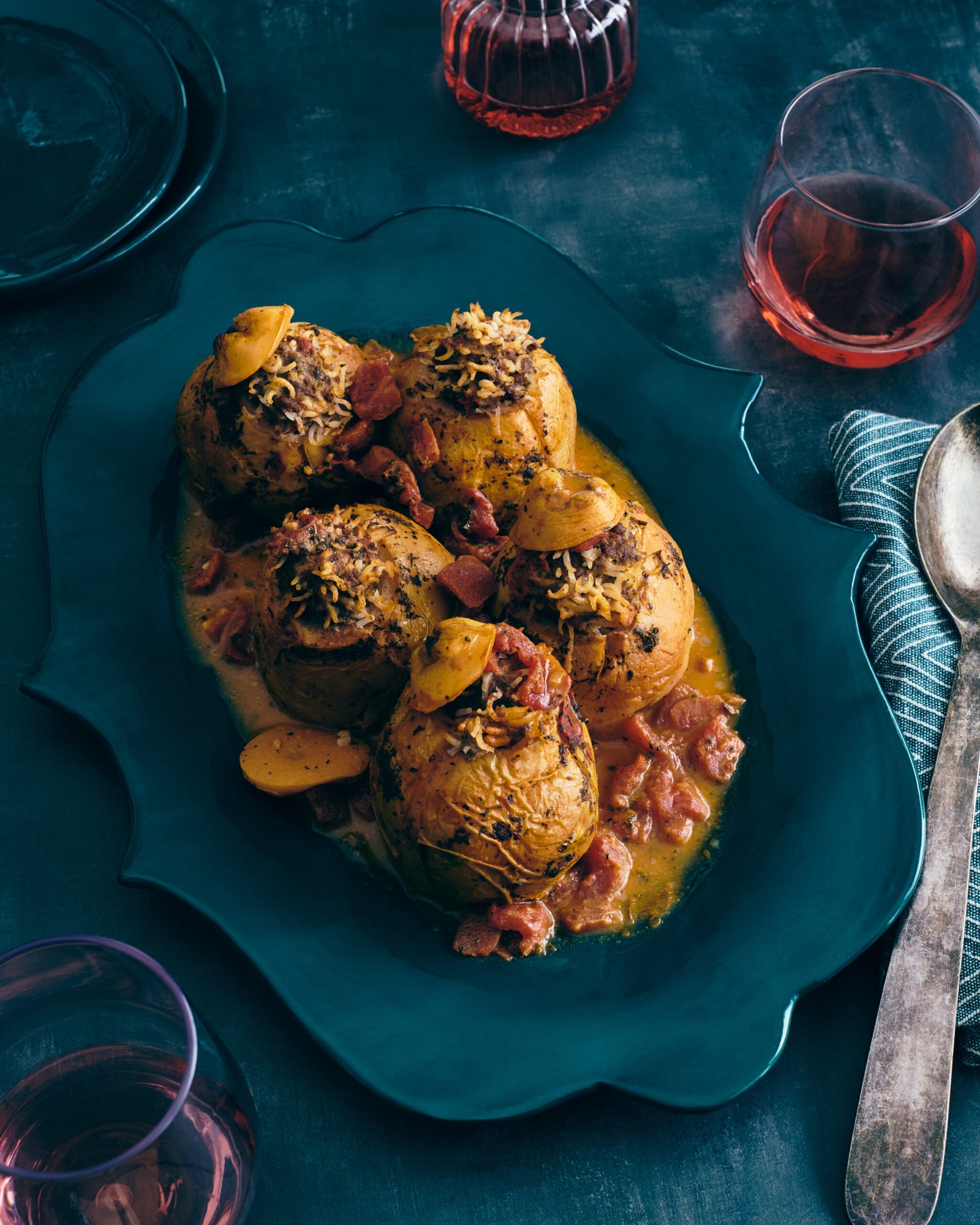 Aviena įdarytų svarainių Dolmas receptas | Saveur