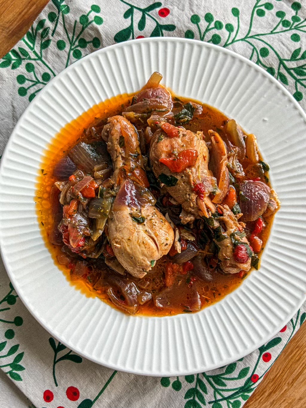 Viduržemio jūros vištiena su raudonųjų pipirų padažu (vienas puodas)