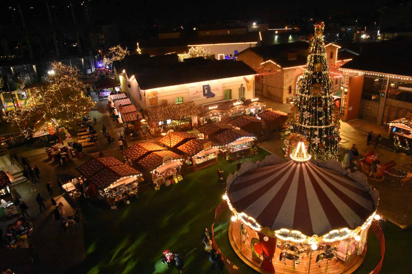 Atėnų kalėdinis turgus 2025 | Valgyti Europą