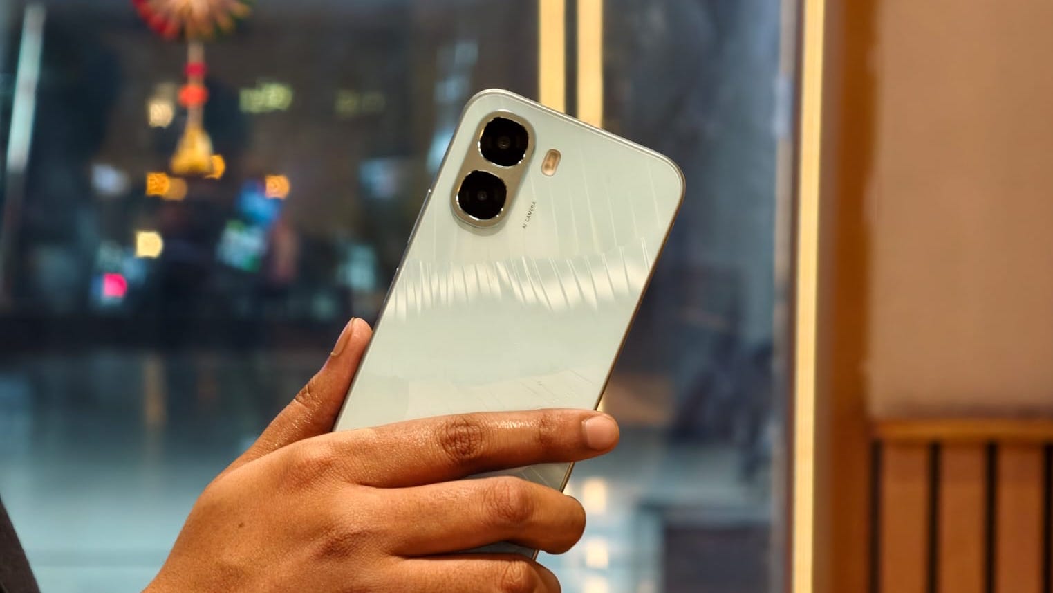 „OPPO A6x“ apžvalga: „Nepakankamai biudžeto“ pagrindai