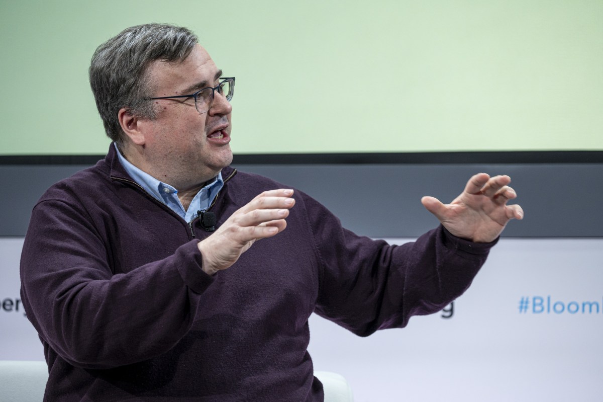 Reidas Hoffmanas palieka „Microsoft“ valdybą ir pereis į „steigėjo režimą“ kartu su „Manus“.